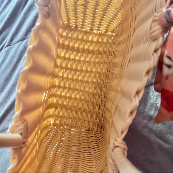 Medium Plastic Woven Beach Summer Bag - Picture 4 of 5